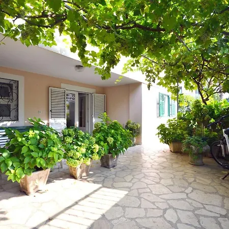 Apartment Apartments Vladimir Vodice